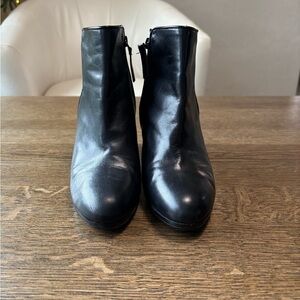 Lauren Ralph Lauren Black Leather Ankle Boots Heels Size 7.5B